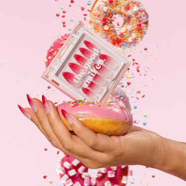 THE GOOD NAIL CO - Press-On Nails Travel Kit Edition - 'JAM DONUT' - Medium Almond